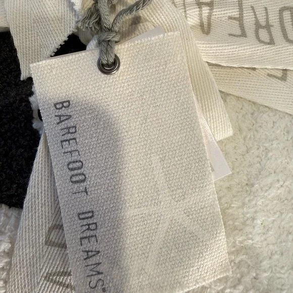 Barefoot Dreams black sheep, baby blanket - Picture 3 of 5